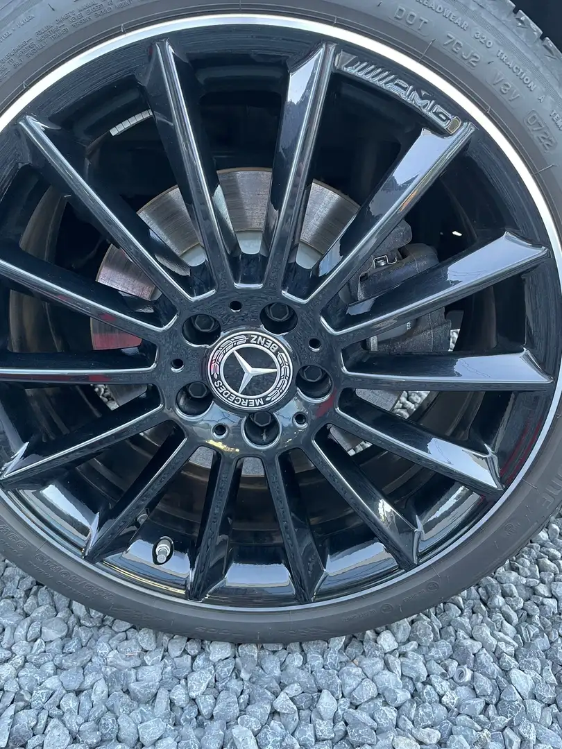 Mercedes-Benz A 250 e 8G-DCT AMG Line - 1