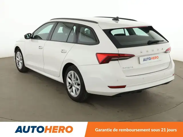 Skoda Octavia view 4