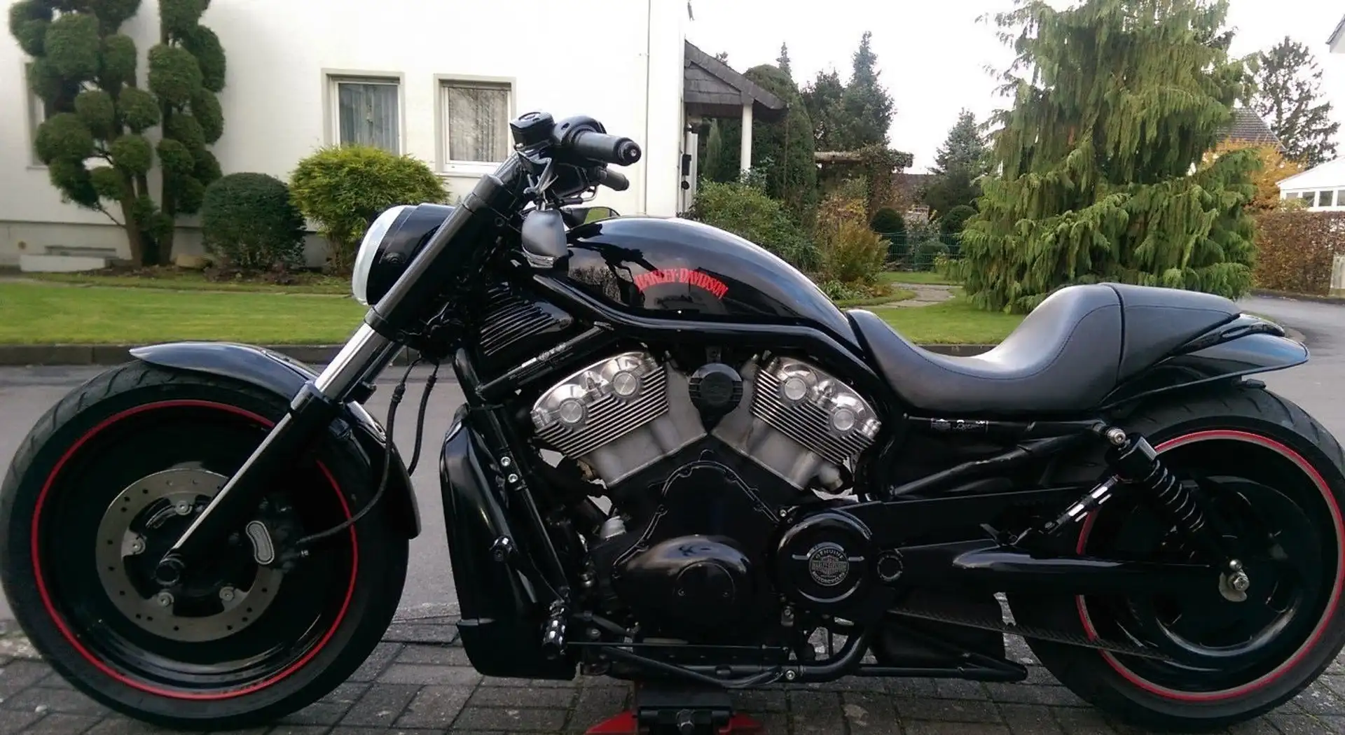 Harley-Davidson V-Rod Černá - 2