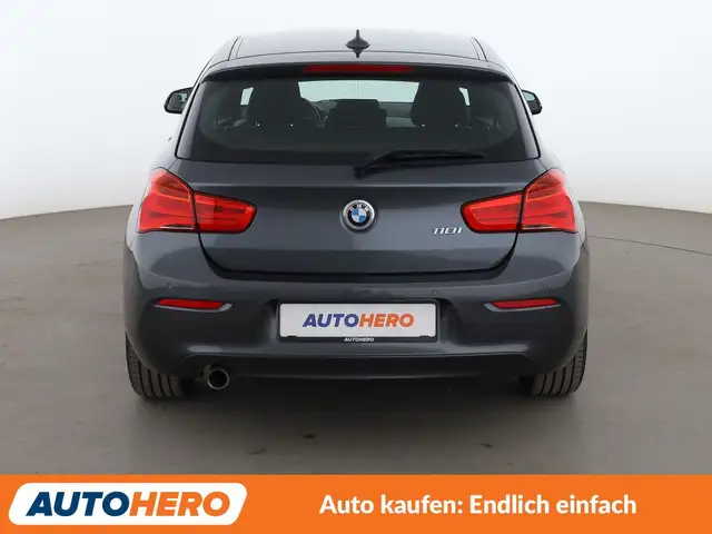BMW 1 Series view 5