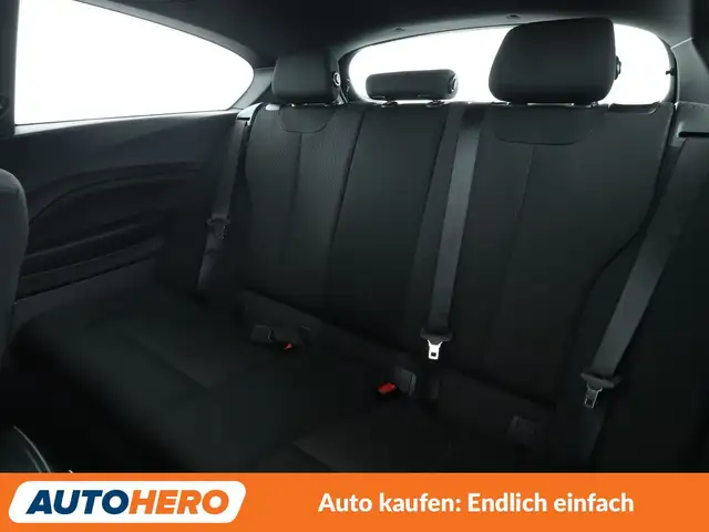 BMW 1 Series view 14