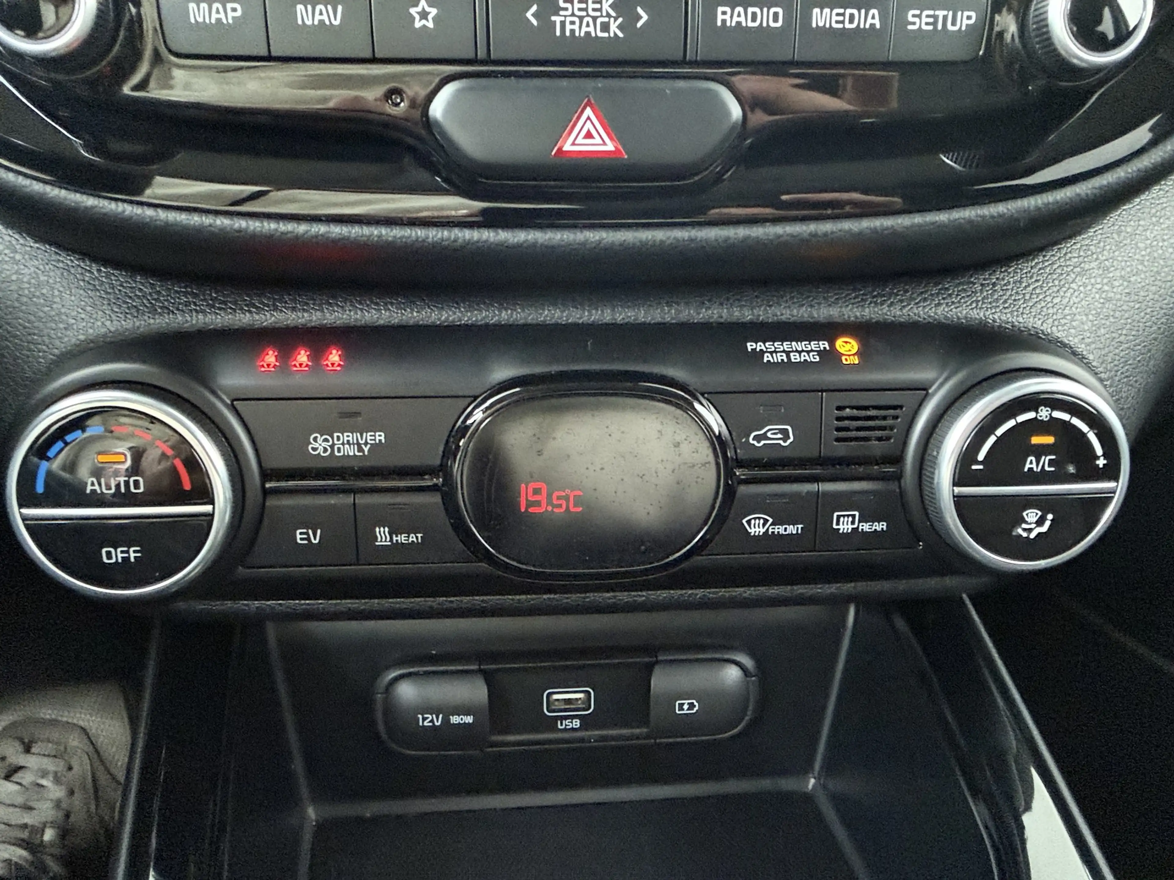 Kia Soul e-Soul 39.2 kWh DynamicLine (SOH 100%) - Navigatie — photo 39