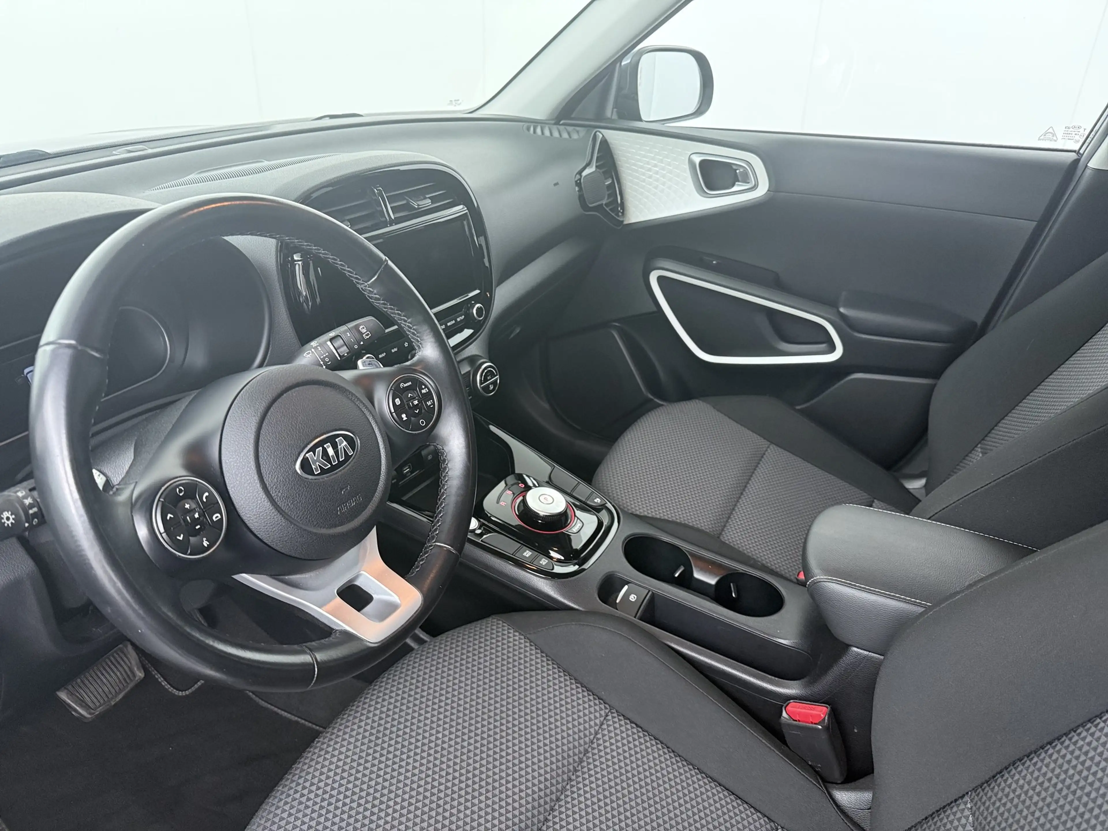 Kia Soul e-Soul 39.2 kWh DynamicLine (SOH 100%) - Navigatie — photo 19