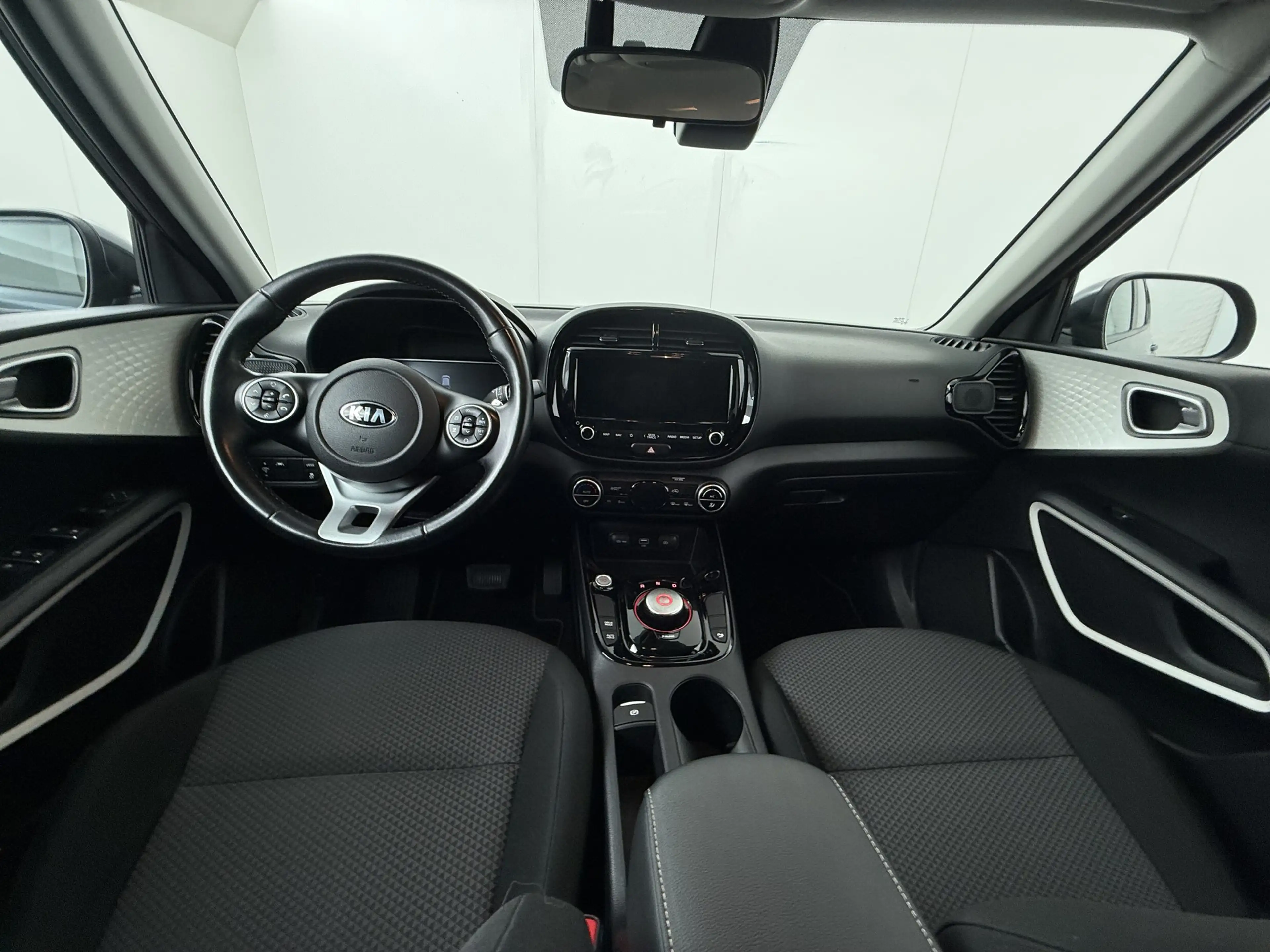 Kia Soul e-Soul 39.2 kWh DynamicLine (SOH 100%) - Navigatie — photo 23