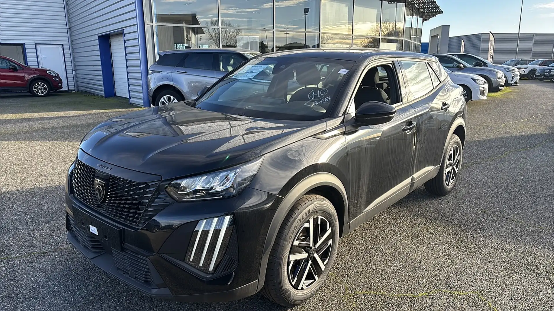 Peugeot e-2008 1.2 PURETECH 100CH S\u0026S ACTIVE Negro - 1