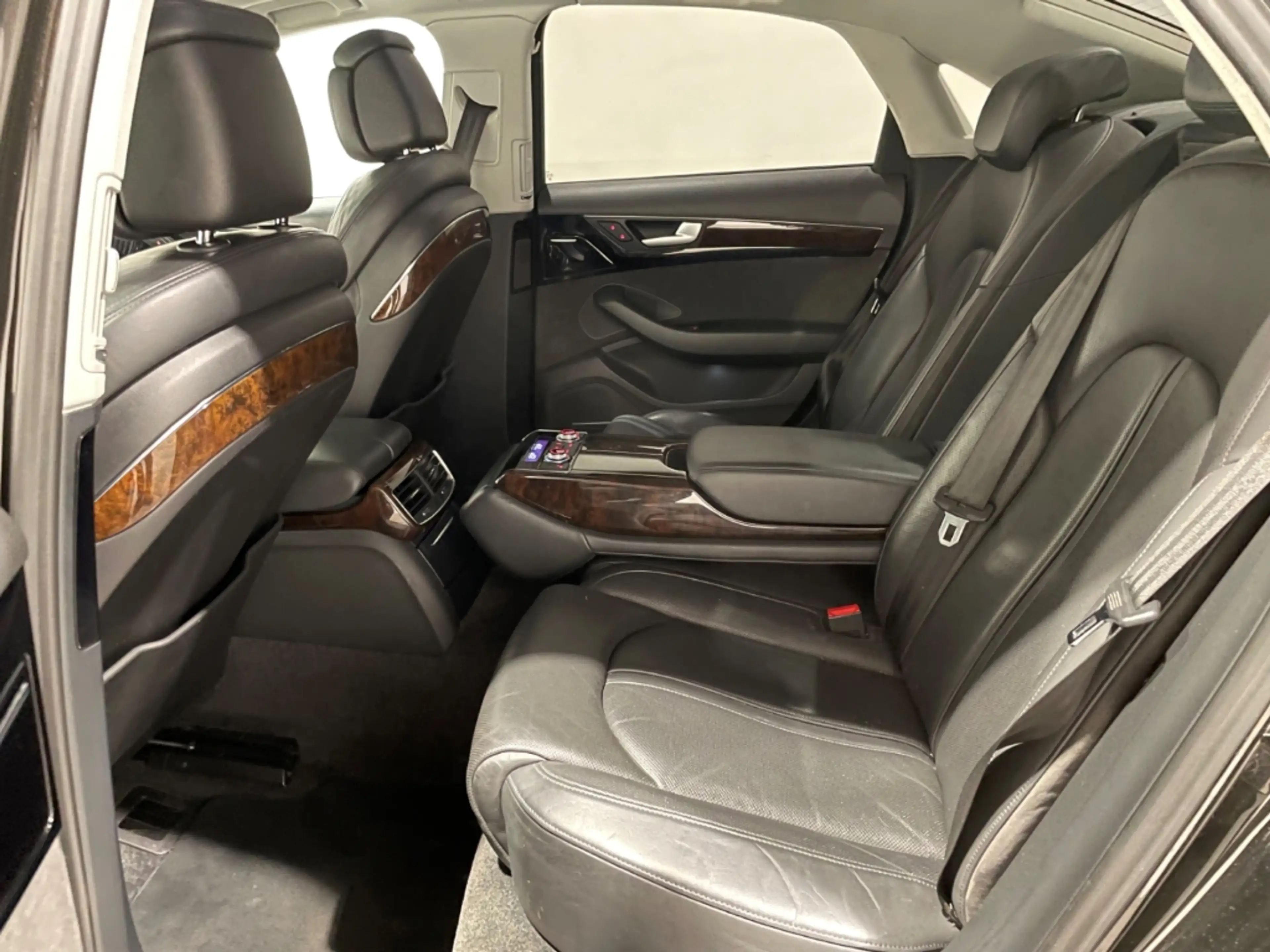 Audi A8 3.0 TDI Quattro Automatik EU6 Leder LED ACC — photo 8