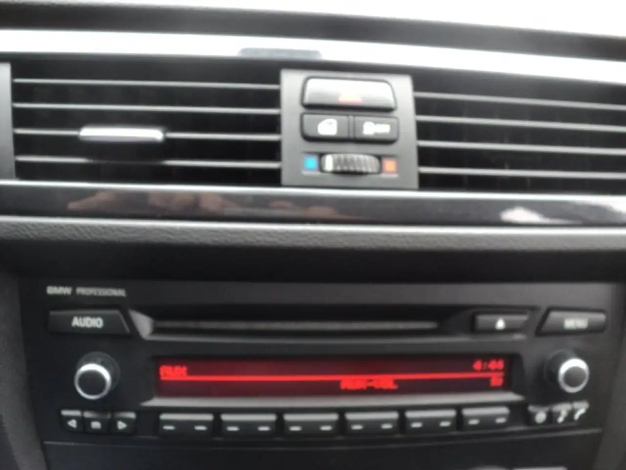 BMW 3 Series снимка BMW 3 Series