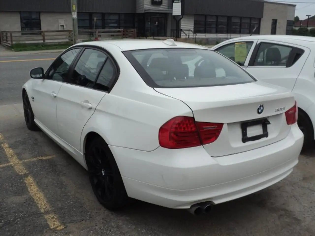 BMW 3 Series снимка BMW 3 Series