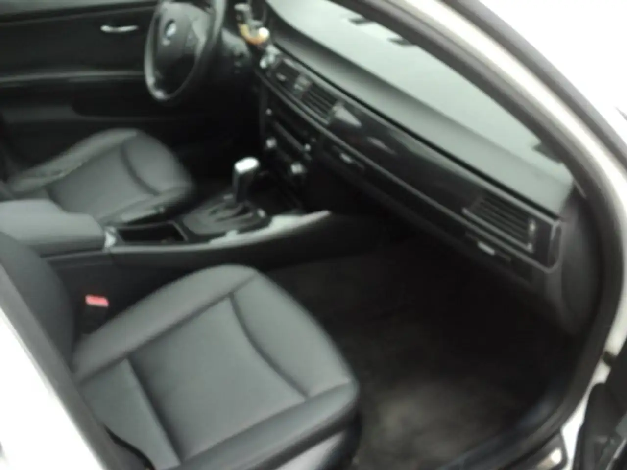 BMW 3 Series снимка BMW 3 Series