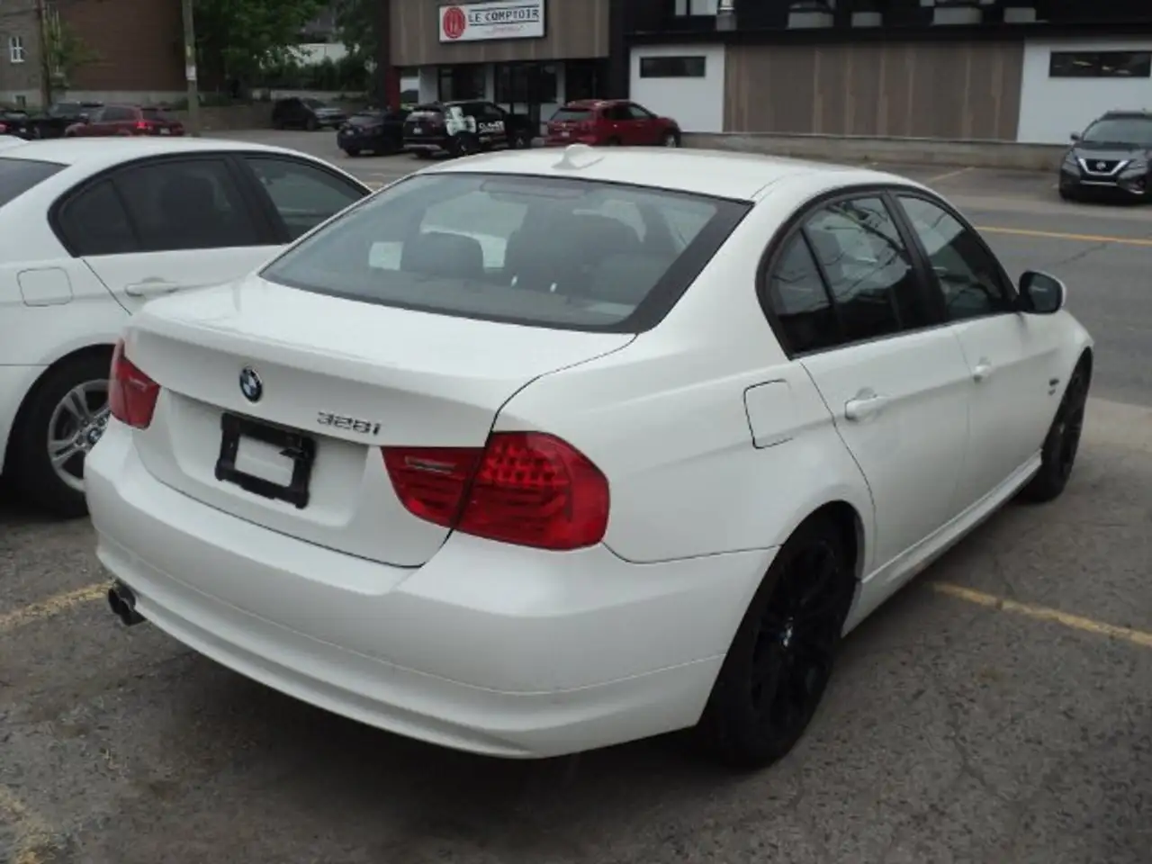 BMW 3 Series снимка BMW 3 Series
