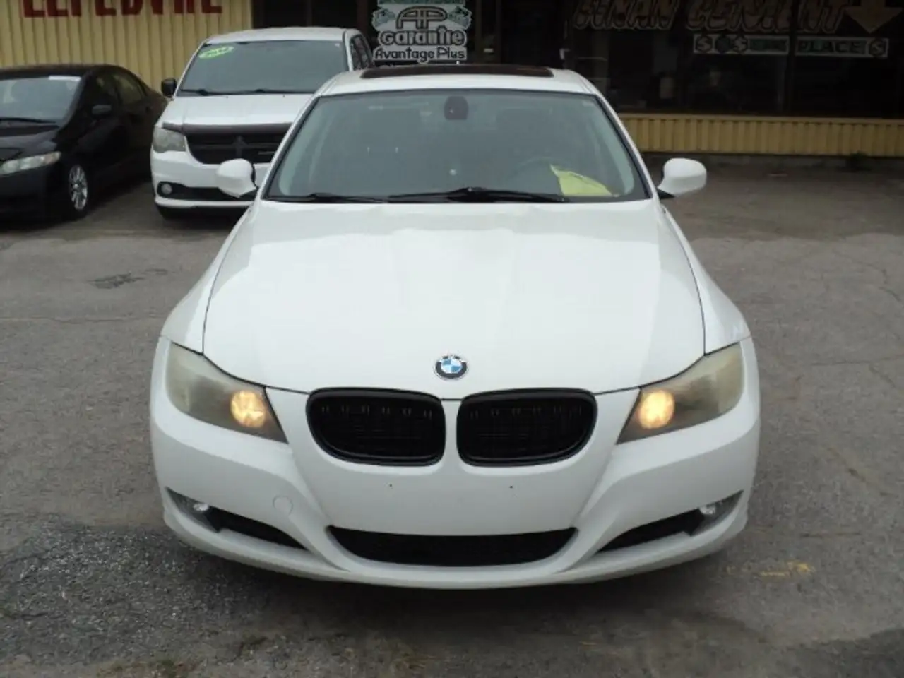 BMW 3 Series снимка BMW 3 Series