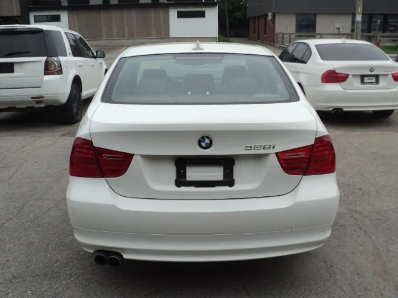 BMW 3 Series снимка BMW 3 Series