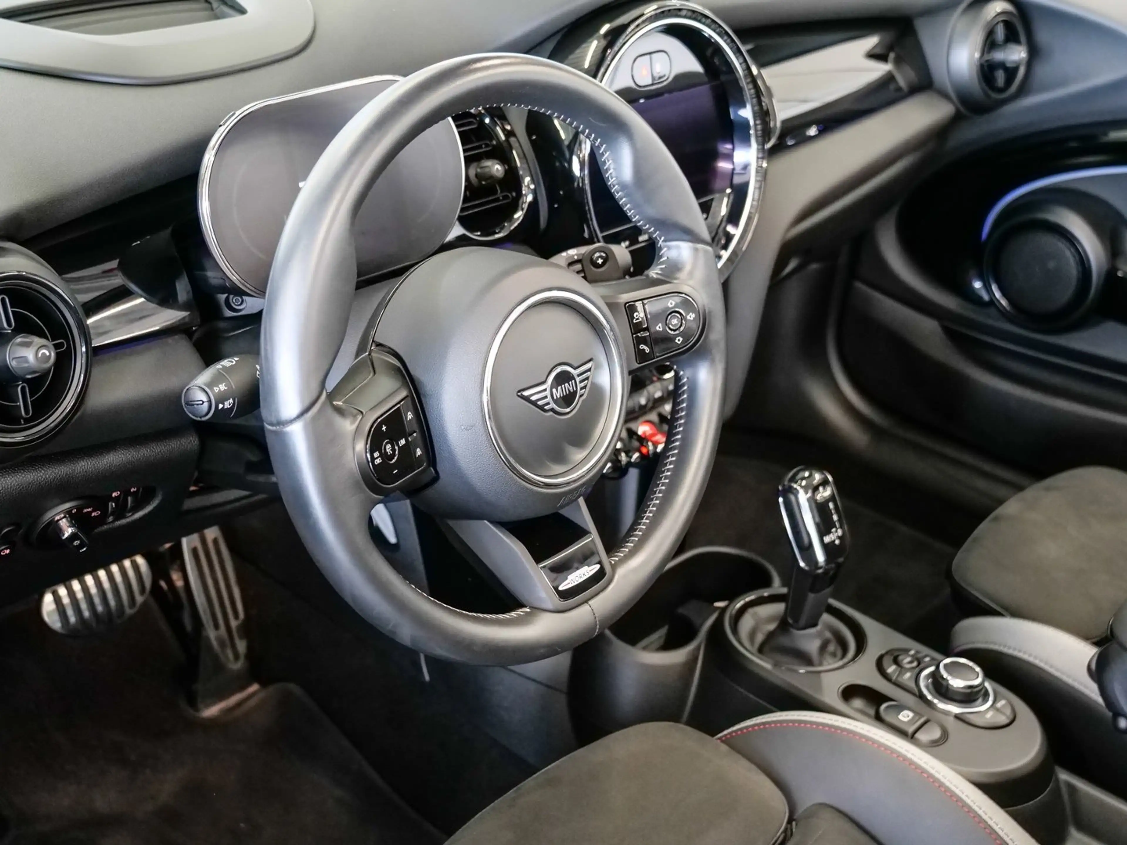 MINI John Cooper Works Cabrio John Cooper Works JCW Trim Aut Nav HuD LED Drive+P — photo 8