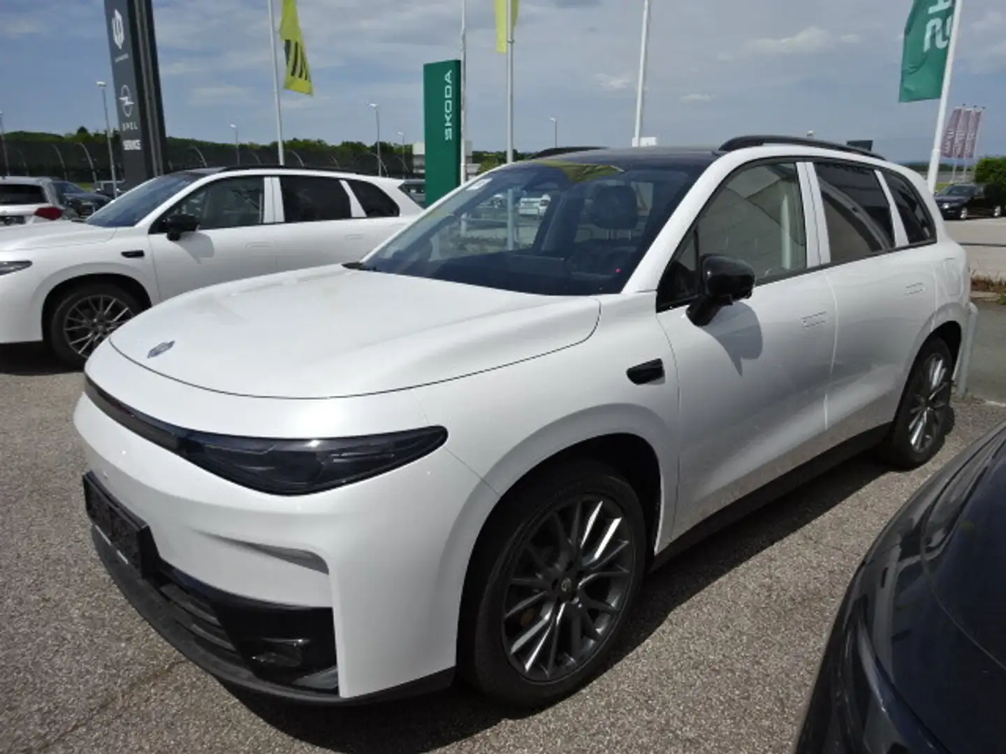 Leapmotor C10 Elektro 70kWh Design *AKTIONSPREIS* Weiß - 1