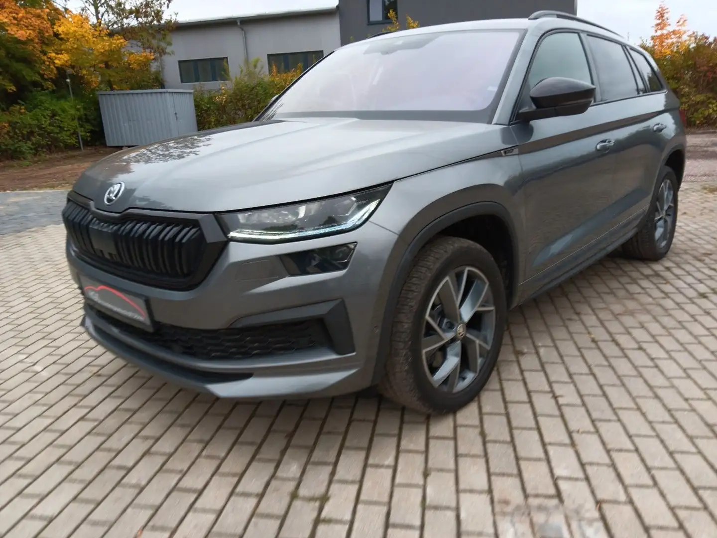 Skoda Kodiaq Sportline 4x4 Navi LED Klima Kamera Gris - 1