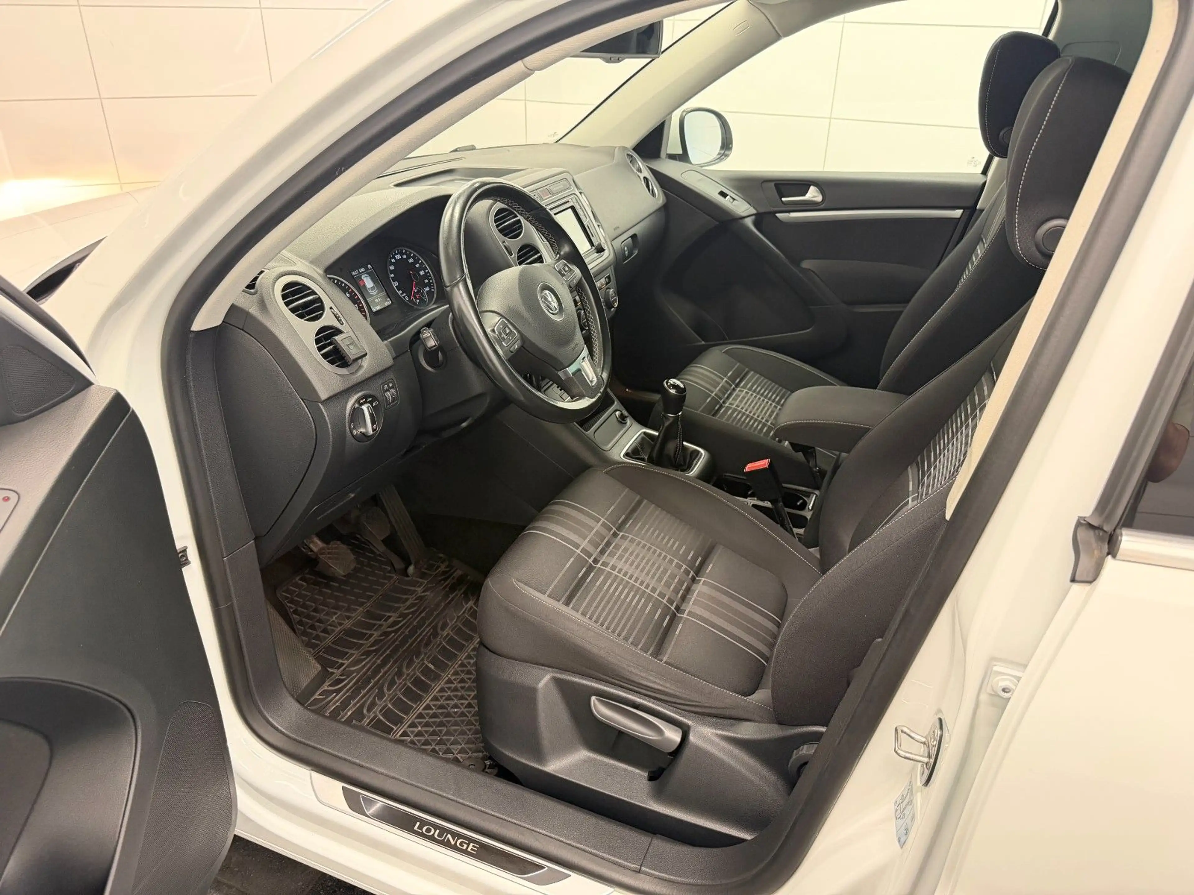 Volkswagen Tiguan Lounge Sport/Navi/Cam/SIHZ/Apple&Android — photo 8