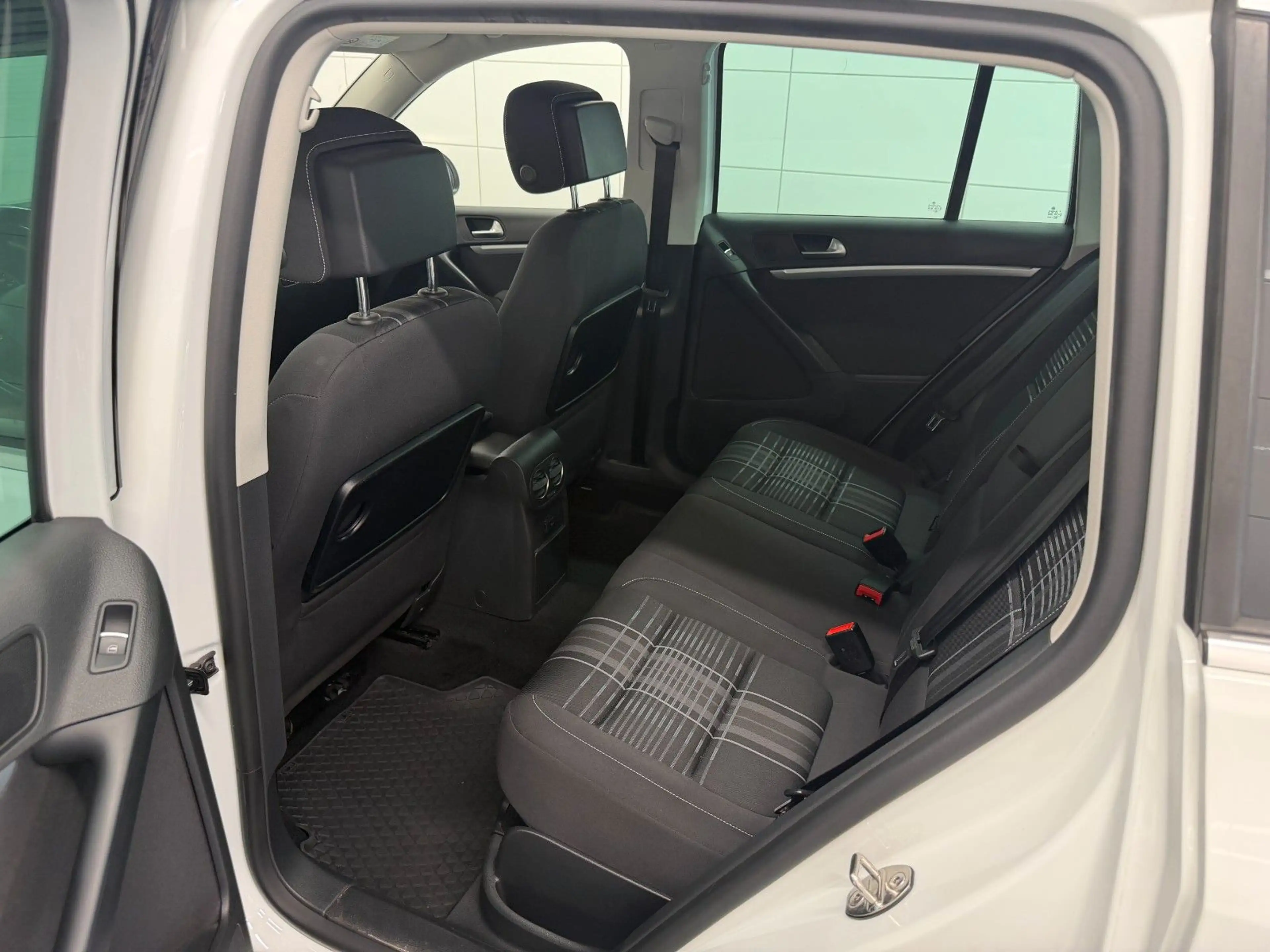 Volkswagen Tiguan Lounge Sport/Navi/Cam/SIHZ/Apple&Android — photo 10