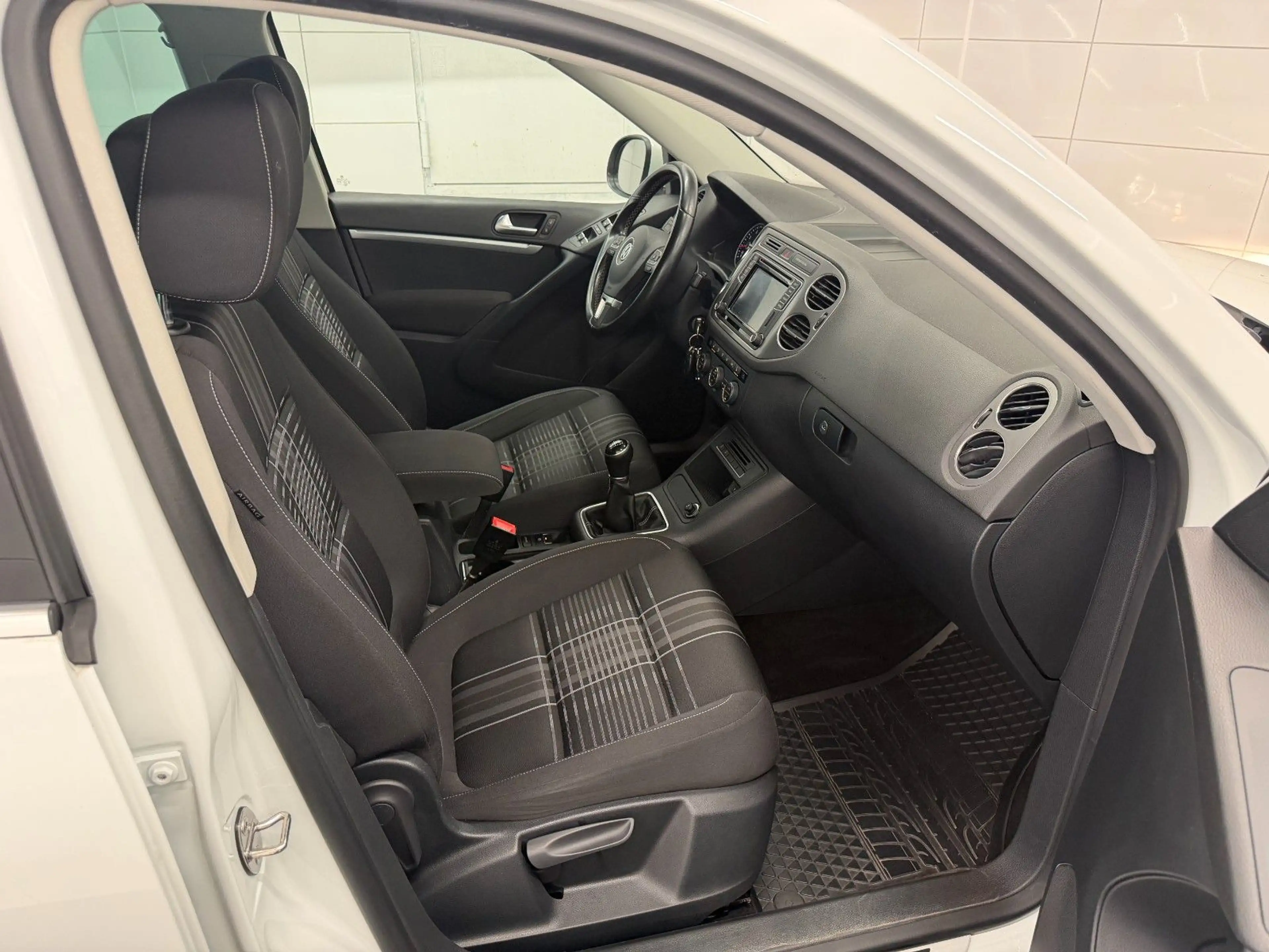 Volkswagen Tiguan Lounge Sport/Navi/Cam/SIHZ/Apple&Android — photo 9
