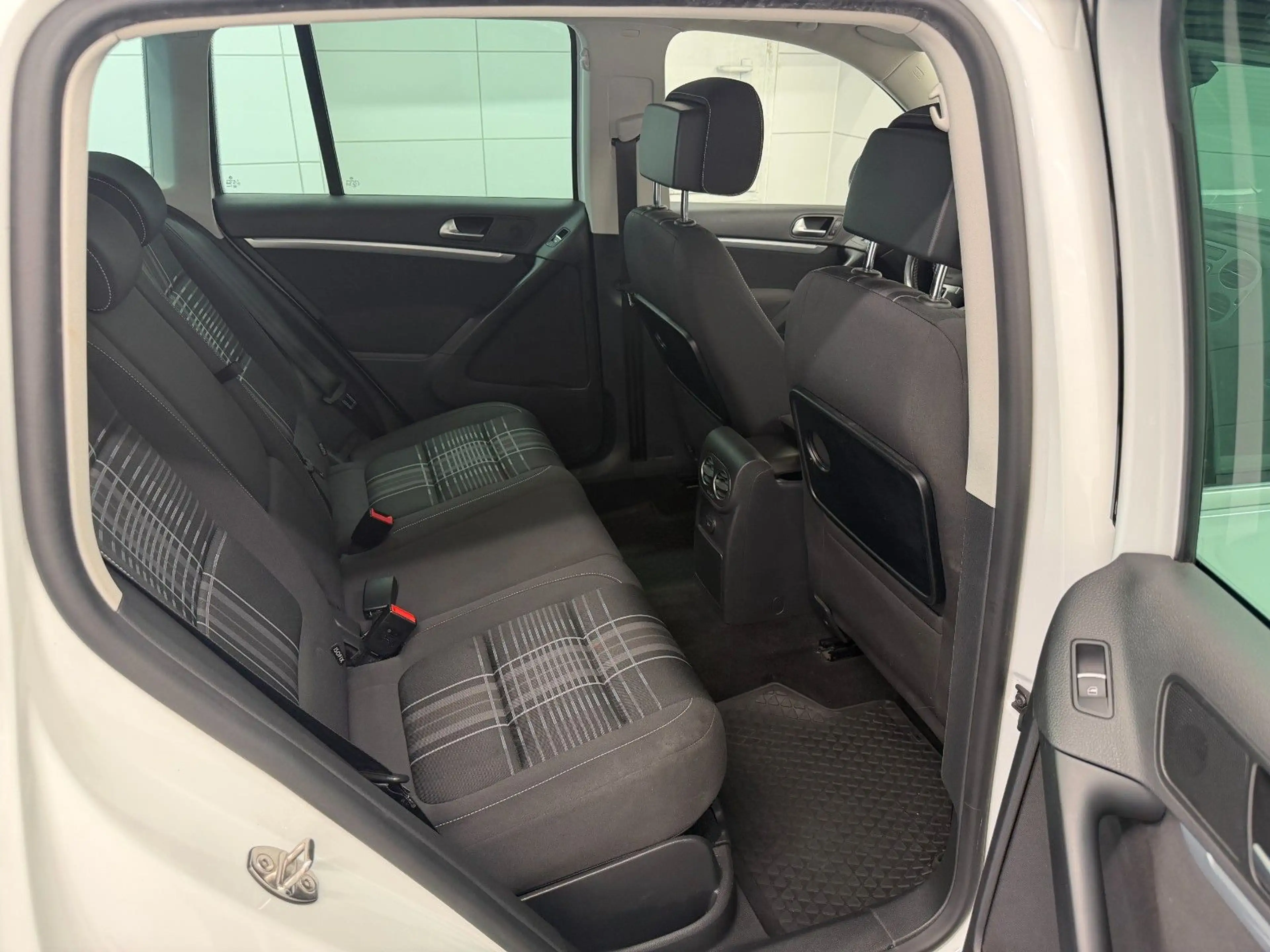 Volkswagen Tiguan Lounge Sport/Navi/Cam/SIHZ/Apple&Android — photo 11