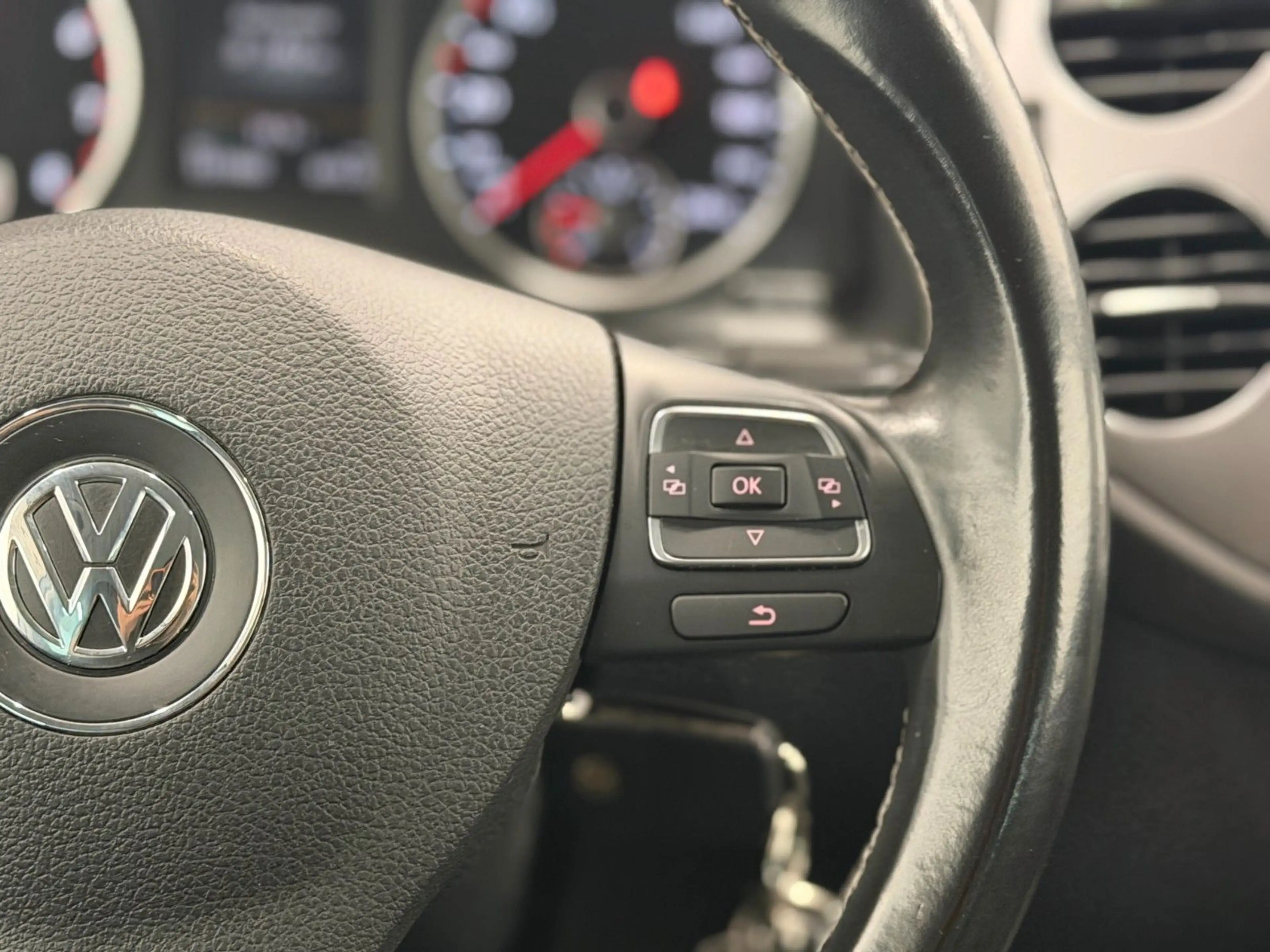Volkswagen Tiguan Lounge Sport/Navi/Cam/SIHZ/Apple&Android — photo 15