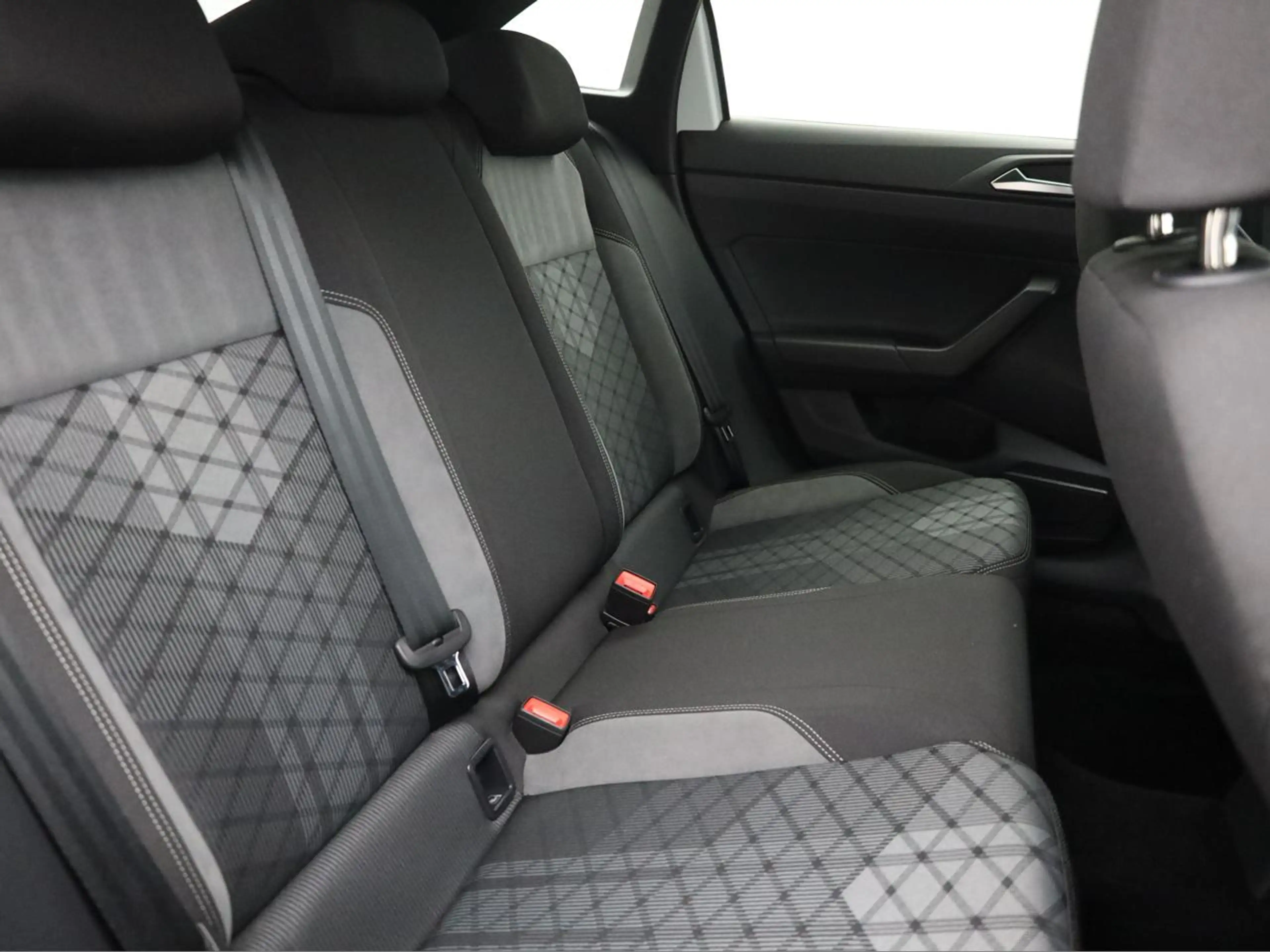 Volkswagen Taigo R-LINE 1.0 TSI 110 PK DSG AUTOMAAT  PANORAMISCH SCHUIFDAK — photo 9