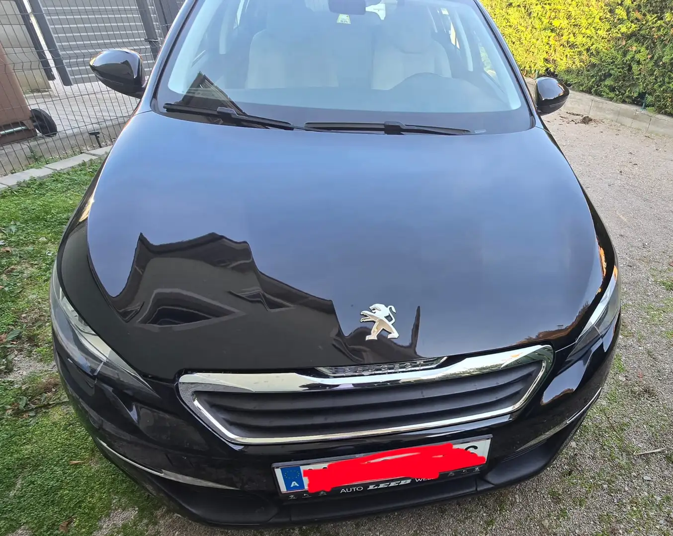 Peugeot 308 1,6 125 THP Schwarz - 1