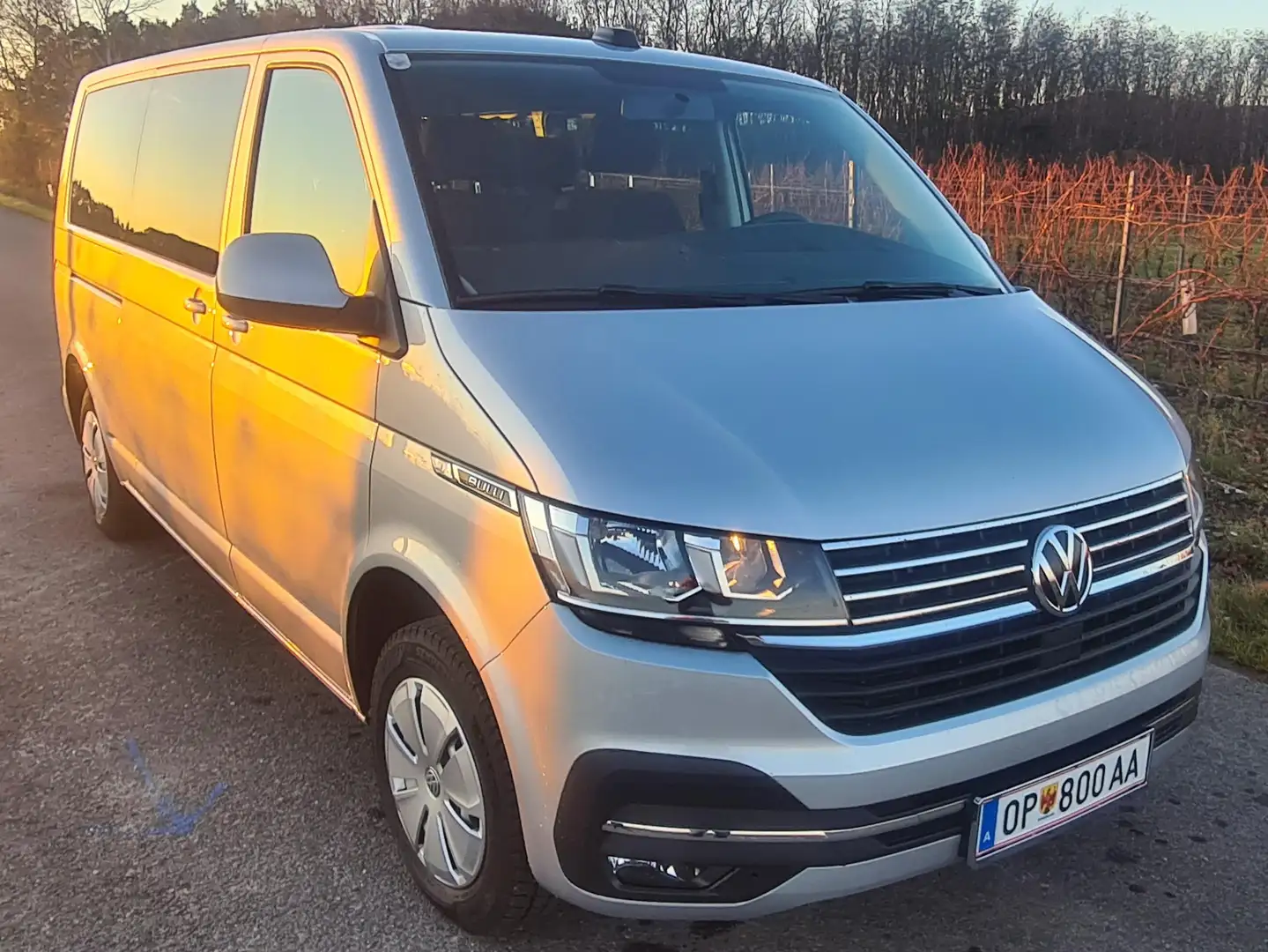 Volkswagen T6.1 Kombi 2.0 TDI LR Silber - 1