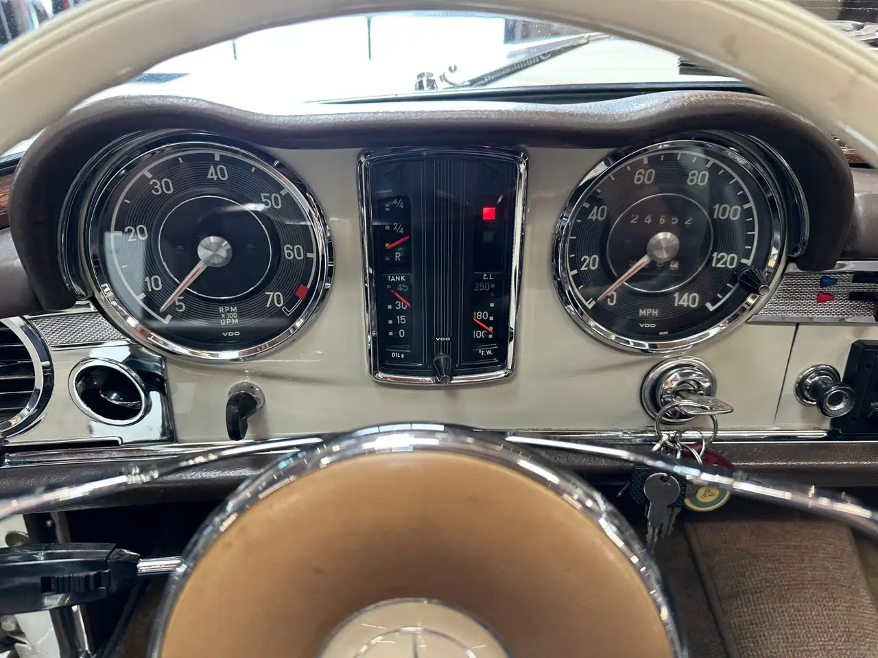 Mercedes-Benz 230 снимка Mercedes-Benz 230