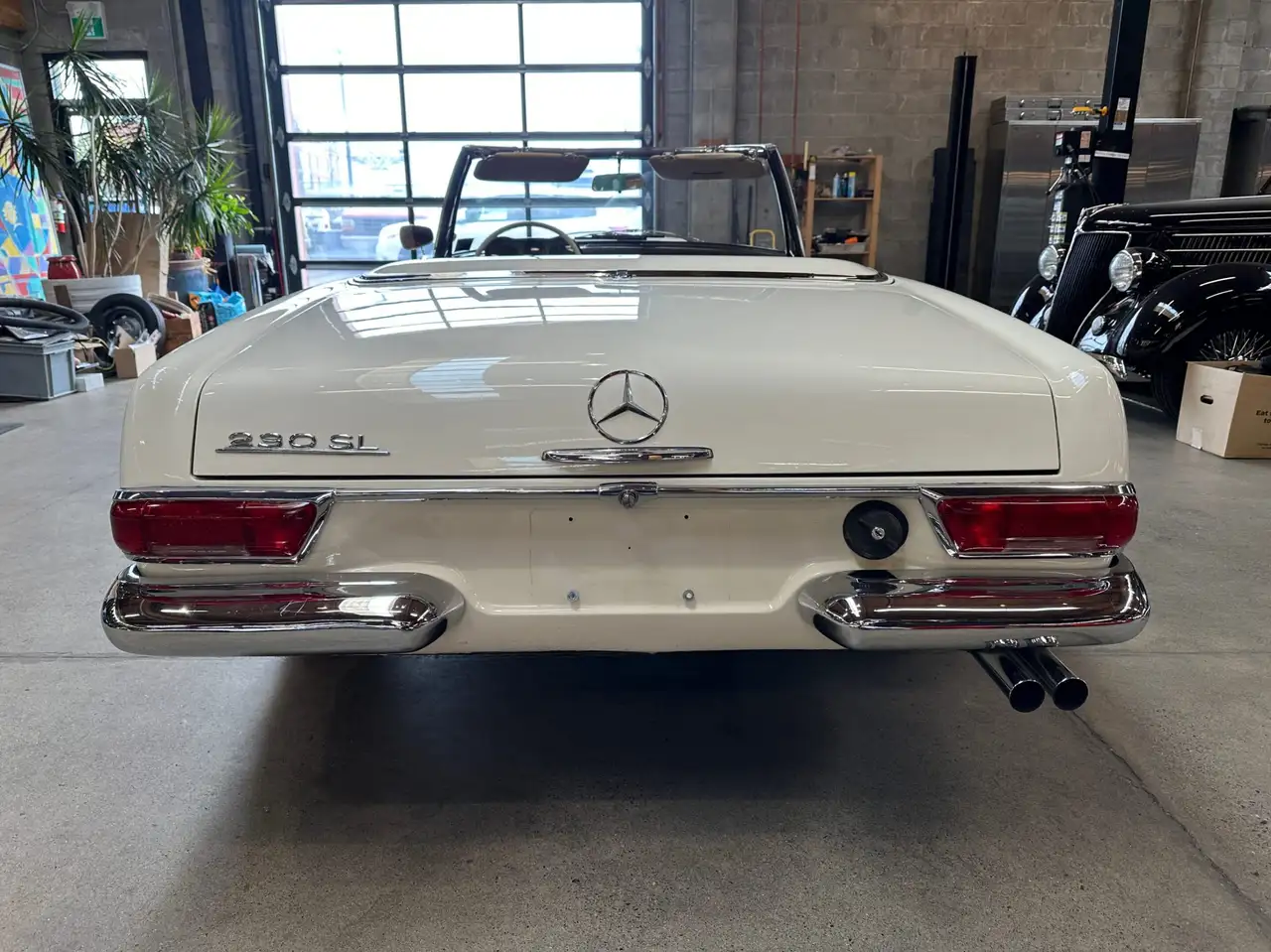 Mercedes-Benz 230 снимка Mercedes-Benz 230