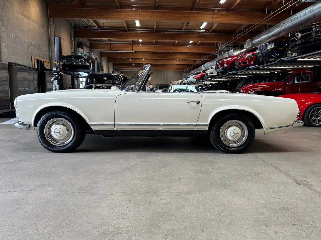 Mercedes-Benz 230 снимка Mercedes-Benz 230