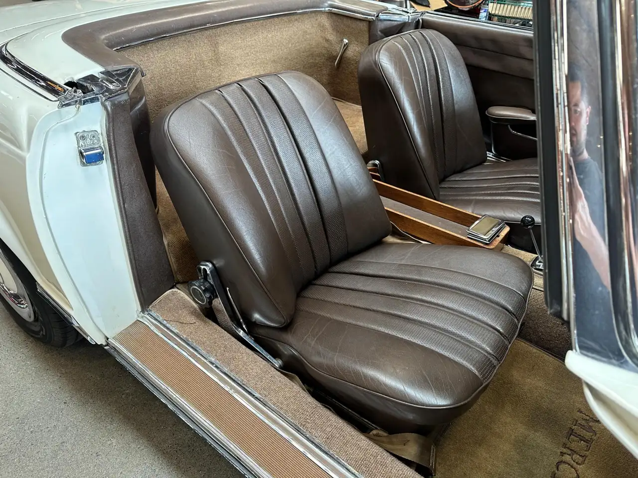 Mercedes-Benz 230 снимка Mercedes-Benz 230