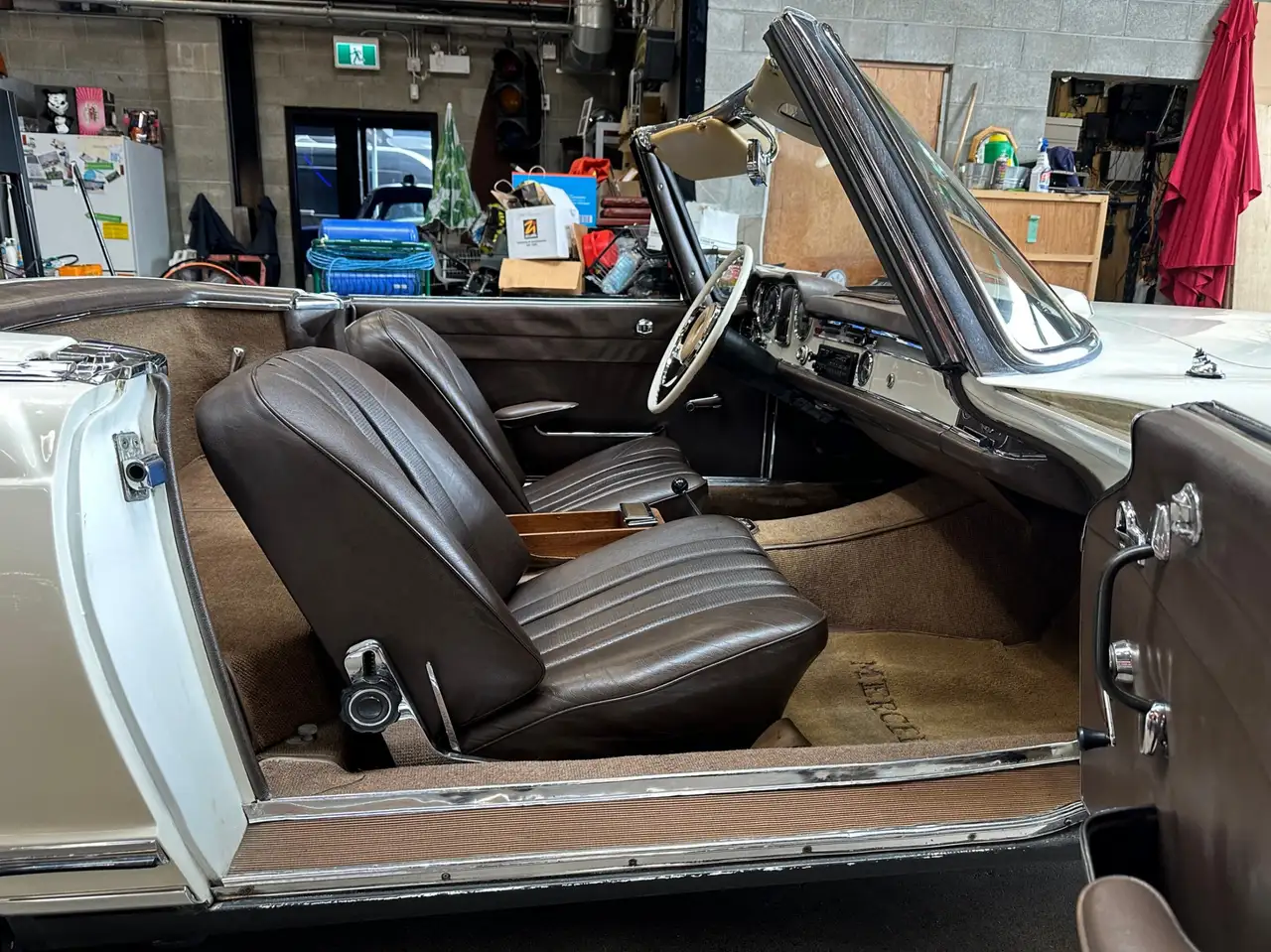 Mercedes-Benz 230 снимка Mercedes-Benz 230