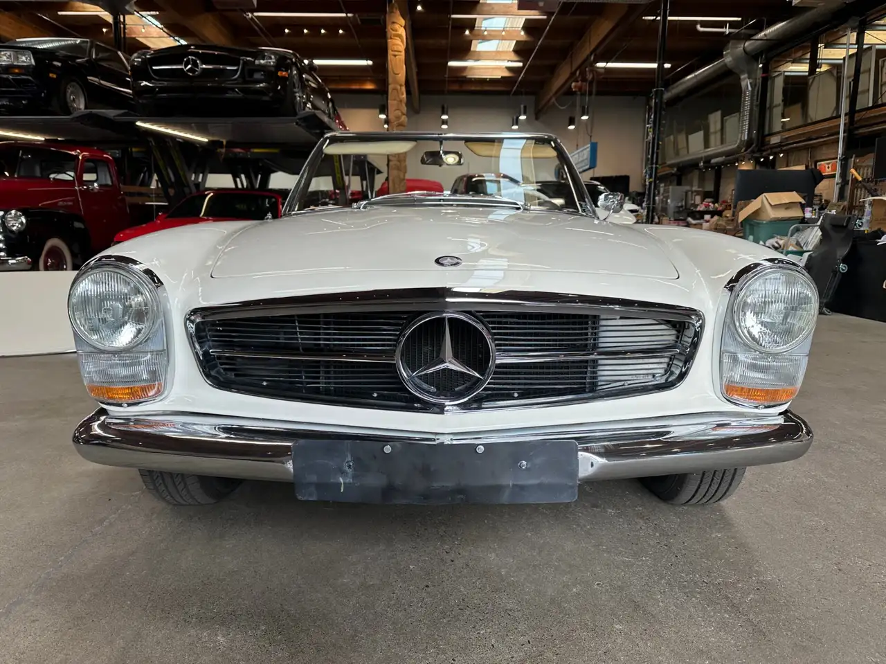 Mercedes-Benz 230 снимка Mercedes-Benz 230