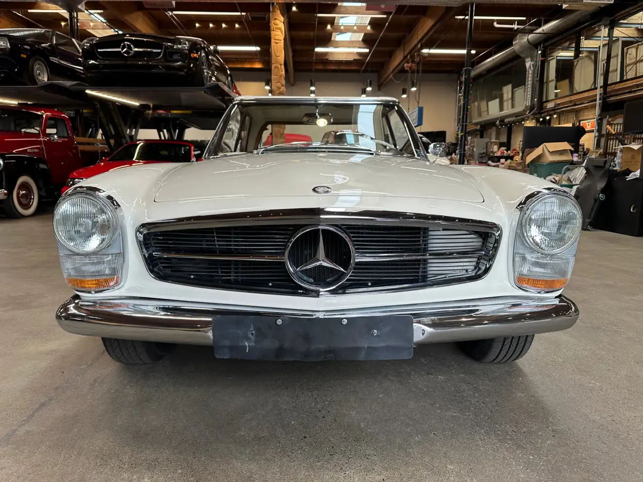 Mercedes-Benz 230 снимка Mercedes-Benz 230