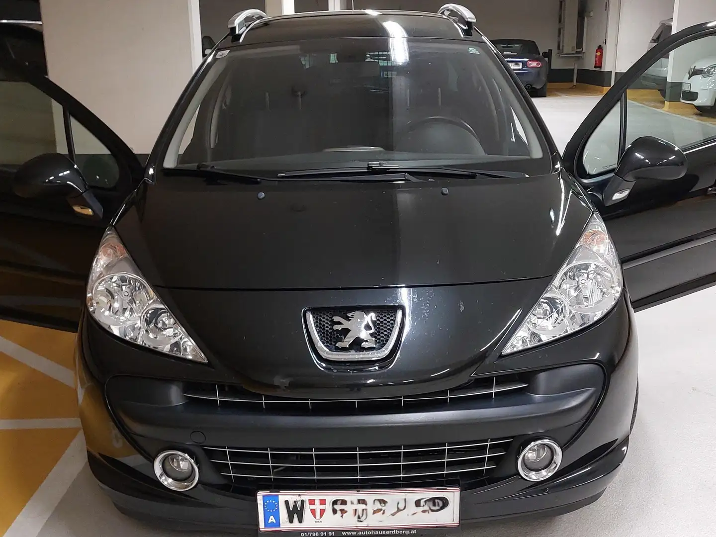Peugeot 207 SW Active 1,6 HDi 110 FAP Schwarz - 1
