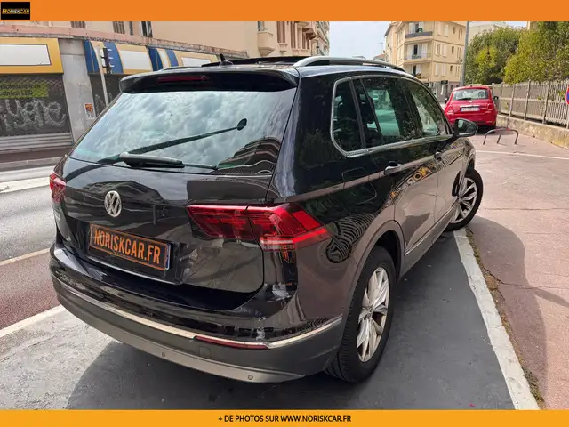 Volkswagen Tiguan view 2