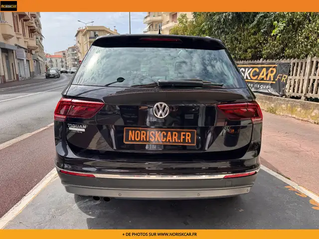 Volkswagen Tiguan view 4