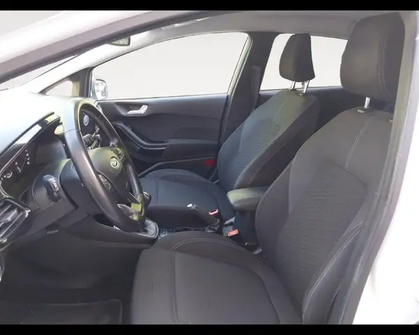Ford Fiesta view 9