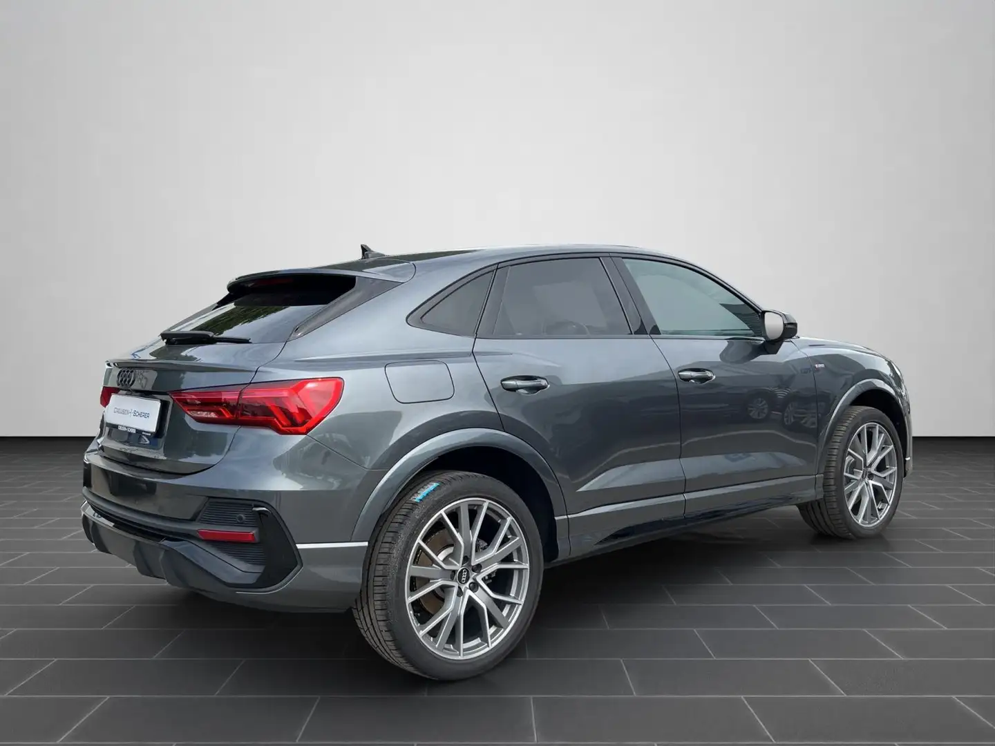Audi Q3 45 TFSIe S line S tronic NAVI SHZ B Grau - 2