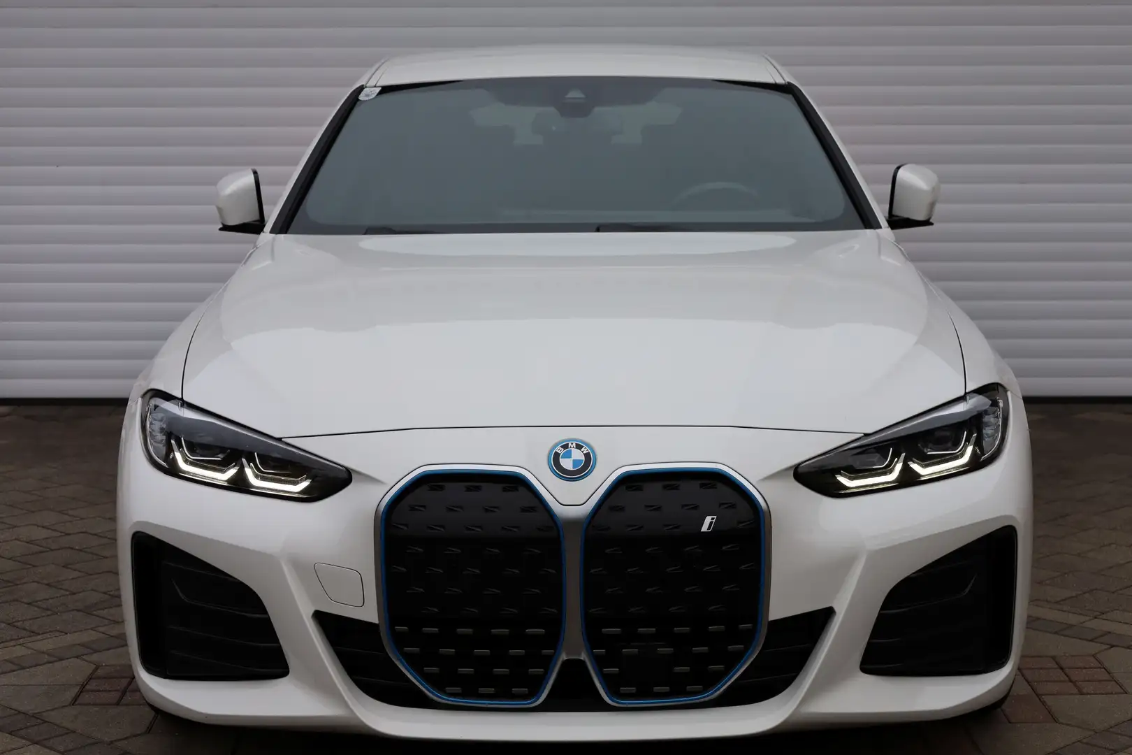 BMW i4 i4 eDrive40 80,7kWh *M_PAKET-H&K-LED-NAVI-8_fach* Weiß - 2