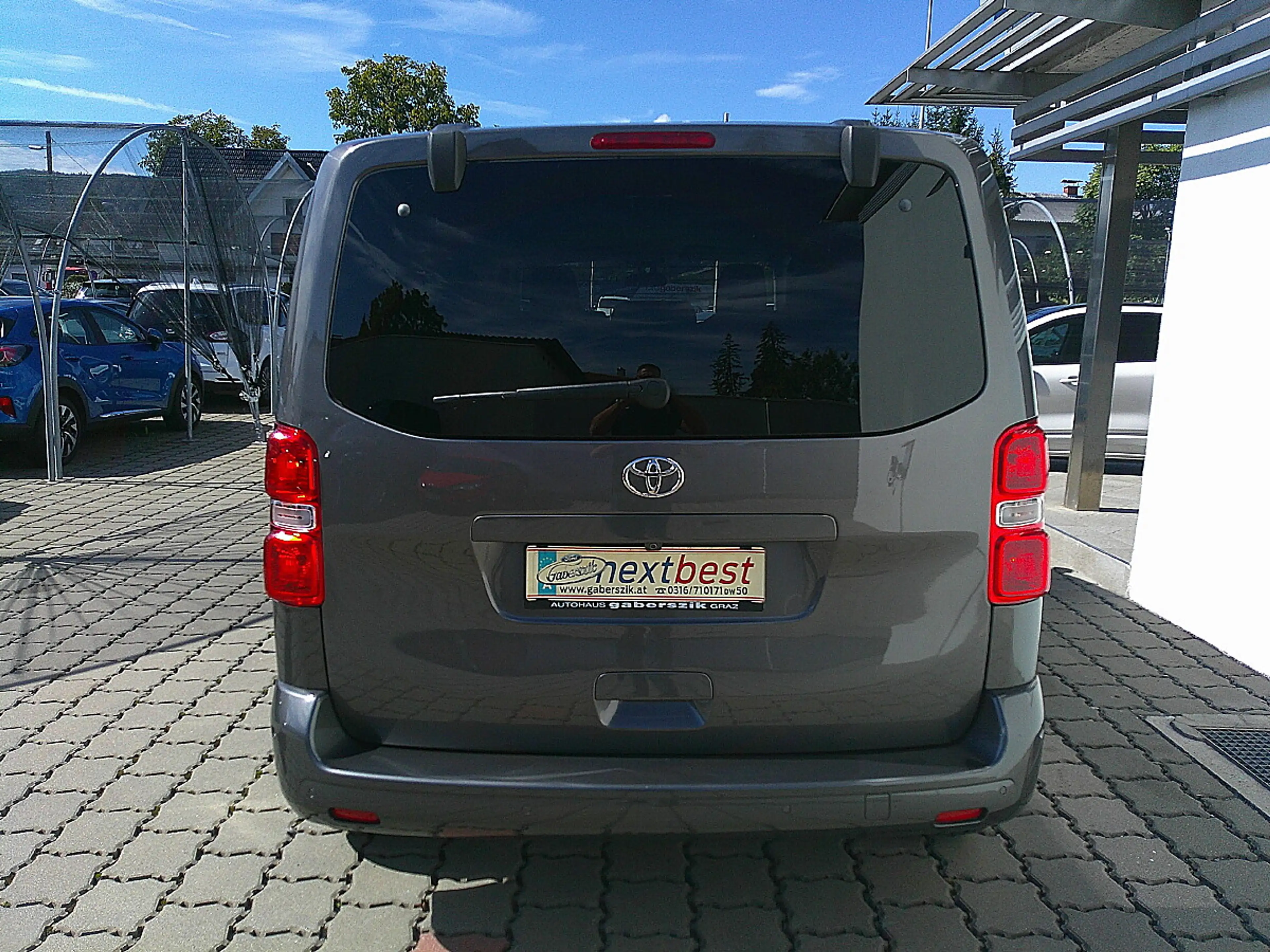 Toyota Proace Verso 2,0 D-4D 180 Medium Family+ Aut. — photo 4