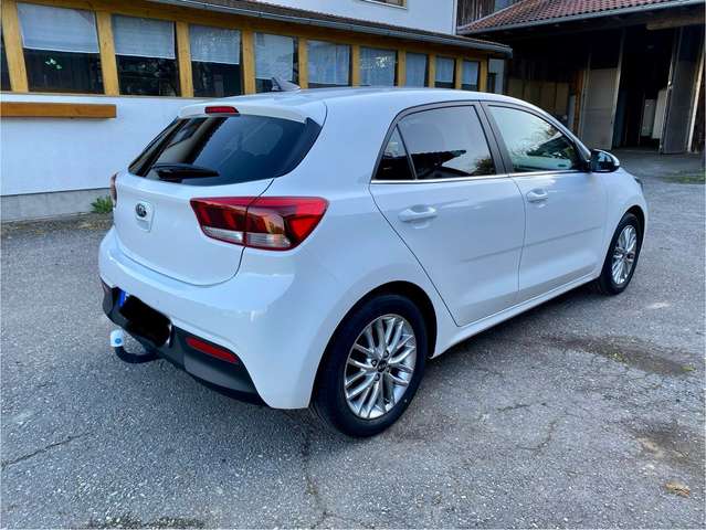 Imagine Kia Rio Rio Fließheck 1.4 Spirit