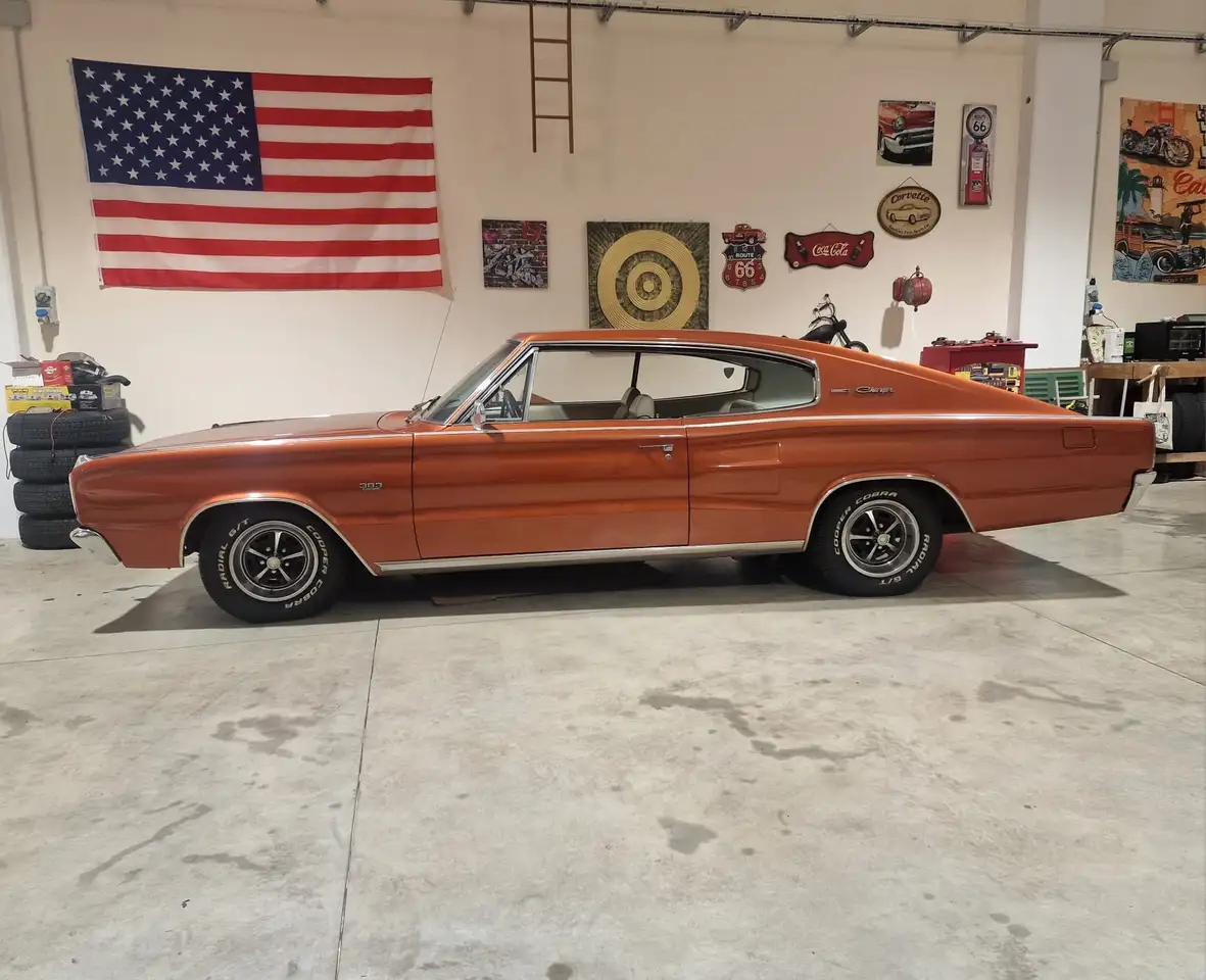Dodge Charger 1967 Molto Raro Motore 383, foto 3