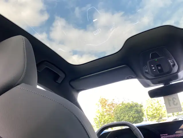 Audi A6 view 11