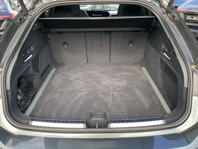 Audi A6 view 6