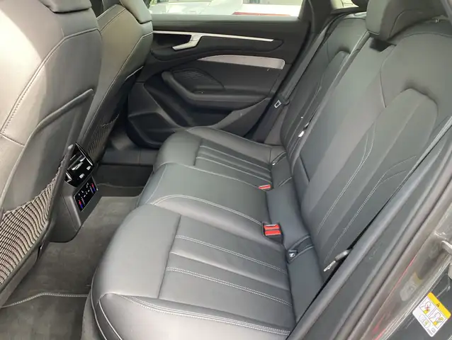Audi A6 view 10