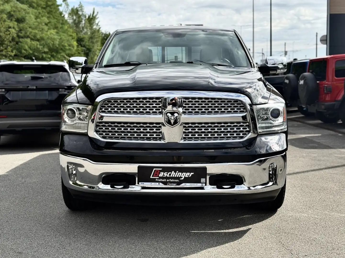 Dodge RAM Crew Cab 5.7 V8 Laramie Schwarz - 2