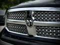Dodge RAM Crew Cab 5.7 V8 Laramie Schwarz - thumbnail 3