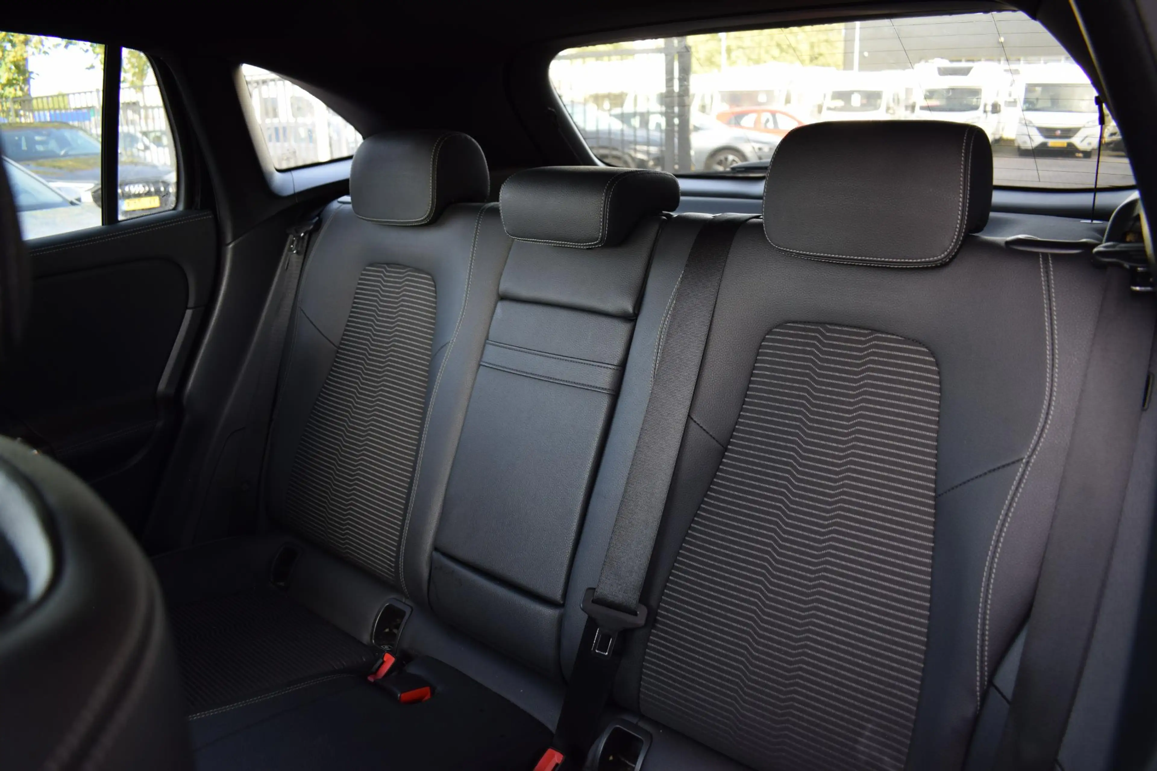 Mercedes-Benz EQA 250 Business Solution AMG 67 kWh | Apple CarPlay | Sto — photo 6