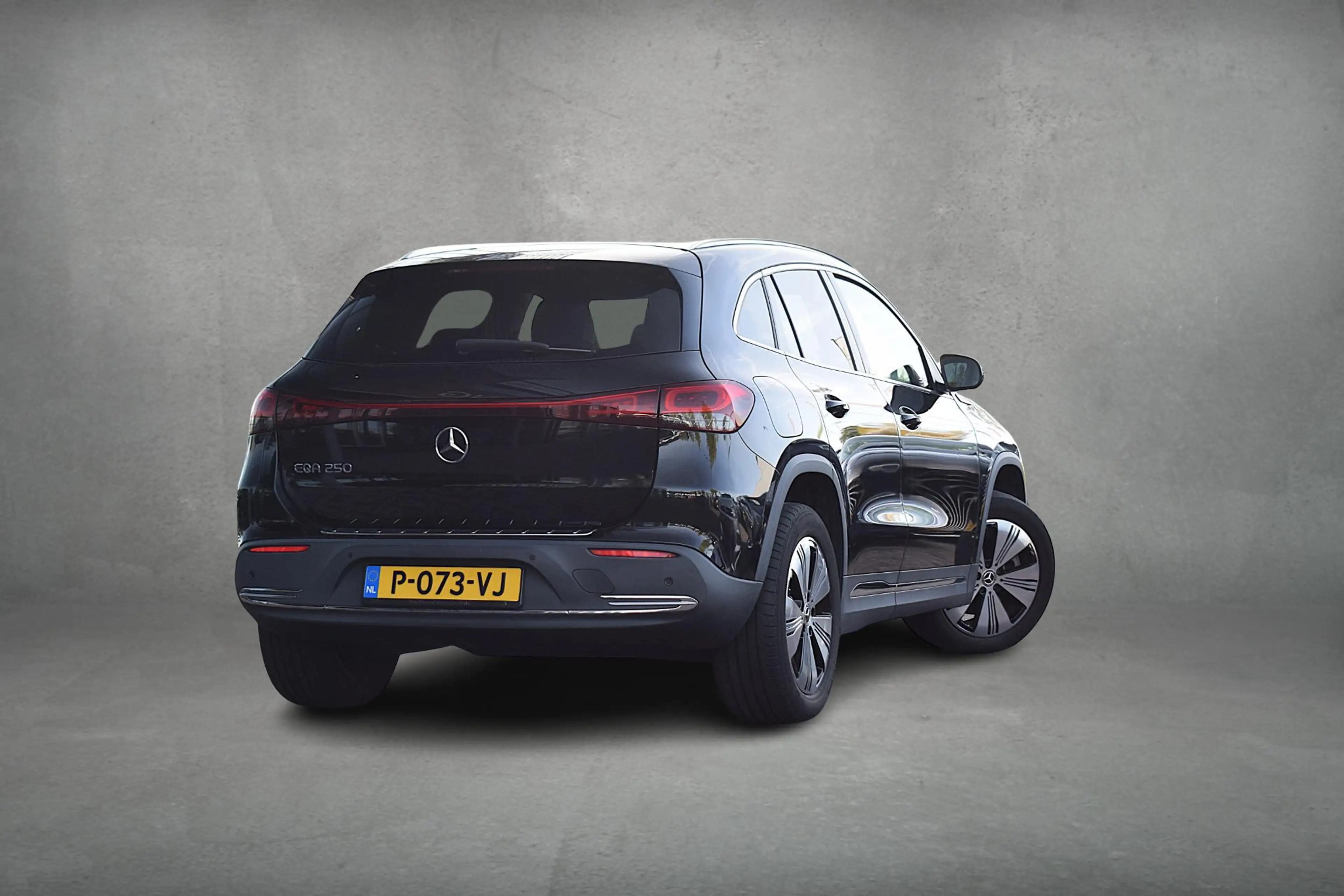Mercedes-Benz EQA 250 Business Solution AMG 67 kWh | Apple CarPlay | Sto — photo 3